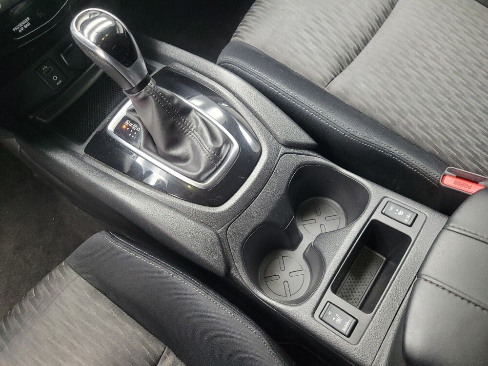 2017 Nissan Rogue in Indianapolis, IN 46219 - 18091401 26