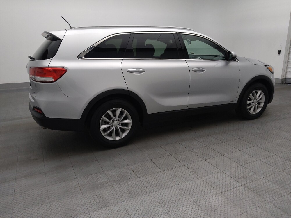 2017 Kia Sorento in Ocala, FL 34471 - 18091404 10