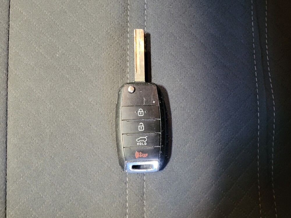 2017 Kia Sorento in Ocala, FL 34471 - 18091404 32