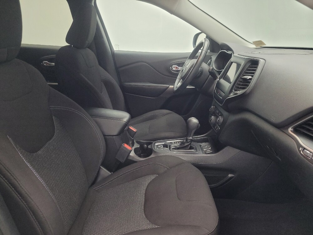 2019 Jeep Cherokee in Indianapolis, IN 46219 - 18091408 21