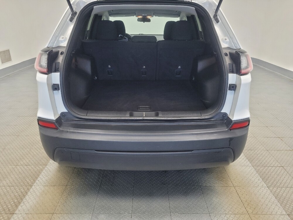 2019 Jeep Cherokee in Indianapolis, IN 46219 - 18091408 29