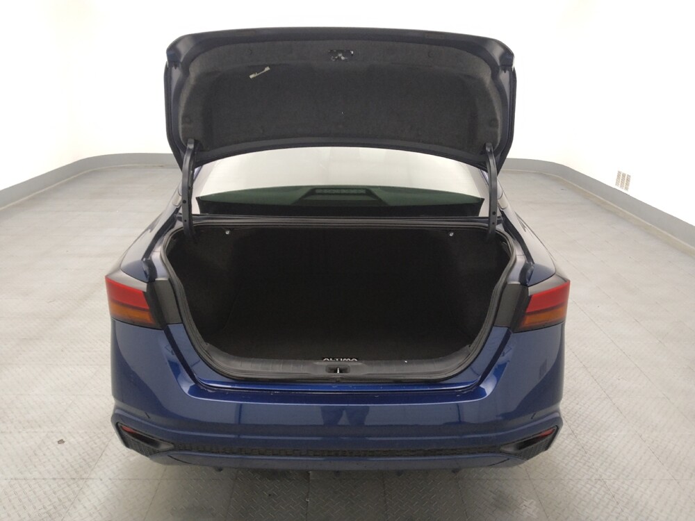 2020 Nissan Altima in Wichita, KS 67207 - 18091446 29