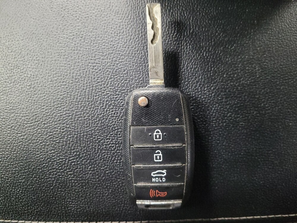 2016 Kia Optima in Union City, GA 30291 - 18091448 32