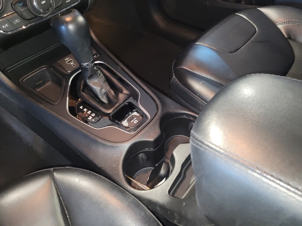 2019 Jeep Cherokee in Jacksonville, FL 32210 - 18091451 26