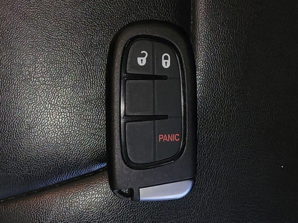 2019 Jeep Cherokee in Jacksonville, FL 32210 - 18091451 32