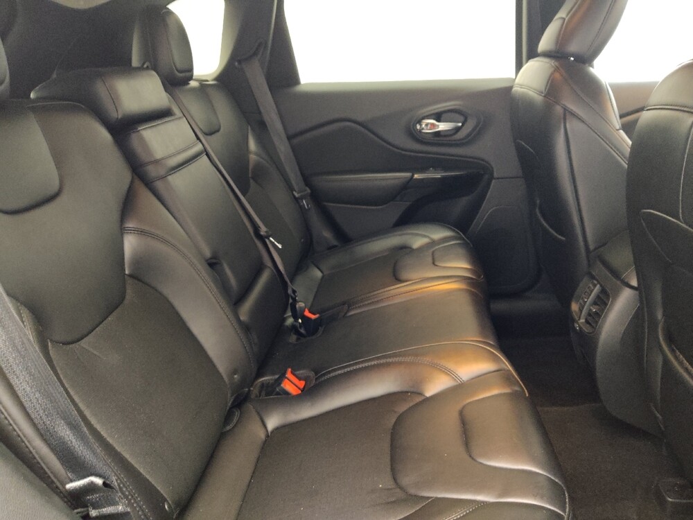 2019 Jeep Cherokee in Jacksonville, FL 32210 - 18091451 19