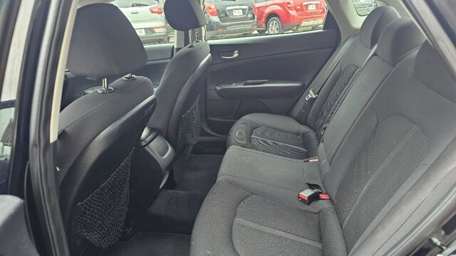 2019 Kia Optima in Cartersville, GA 30120 - 18091472 6