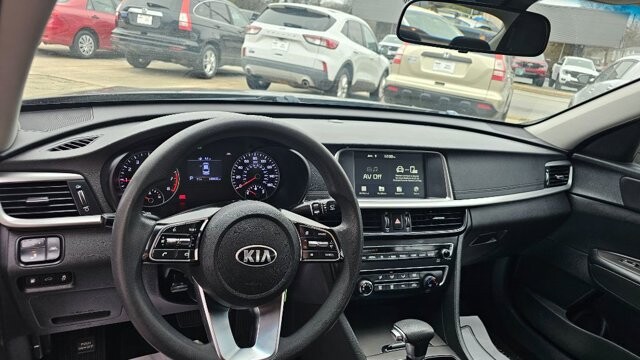 2019 Kia Optima in Cartersville, GA 30120 - 18091472 3
