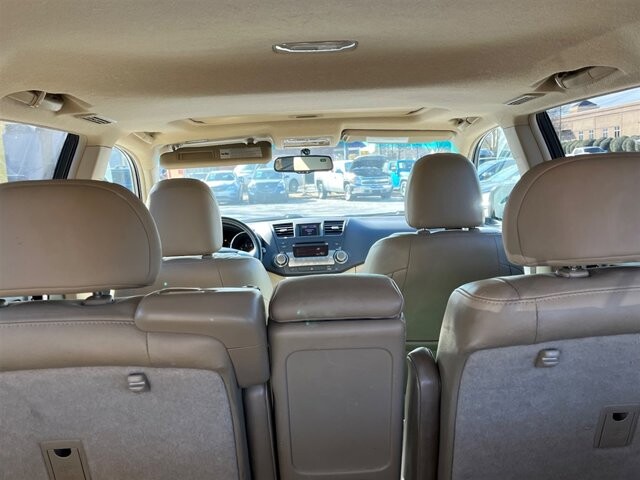 2012 Toyota Highlander in Greenville, SC 29607 - 18091486 25