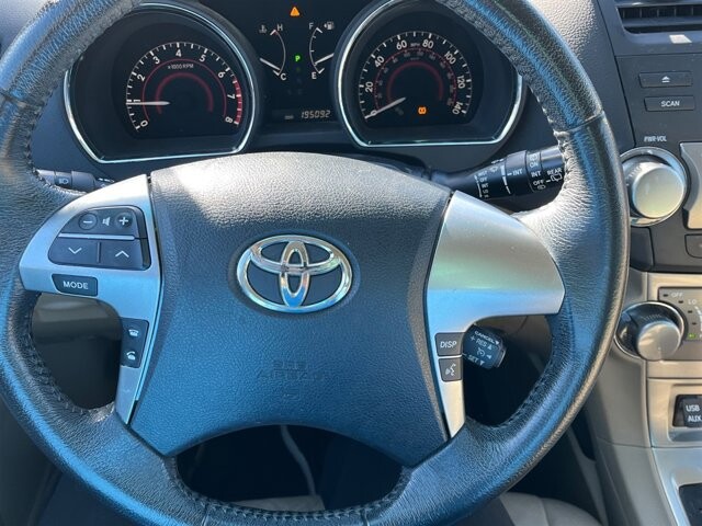 2012 Toyota Highlander in Greenville, SC 29607 - 18091486 35