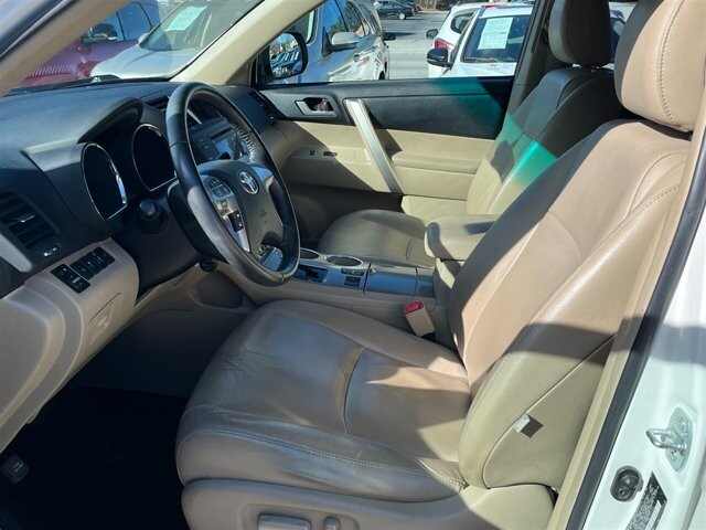 2012 Toyota Highlander in Greenville, SC 29607 - 18091486 32