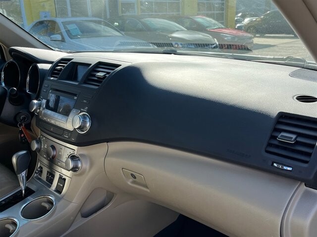 2012 Toyota Highlander in Greenville, SC 29607 - 18091486 18