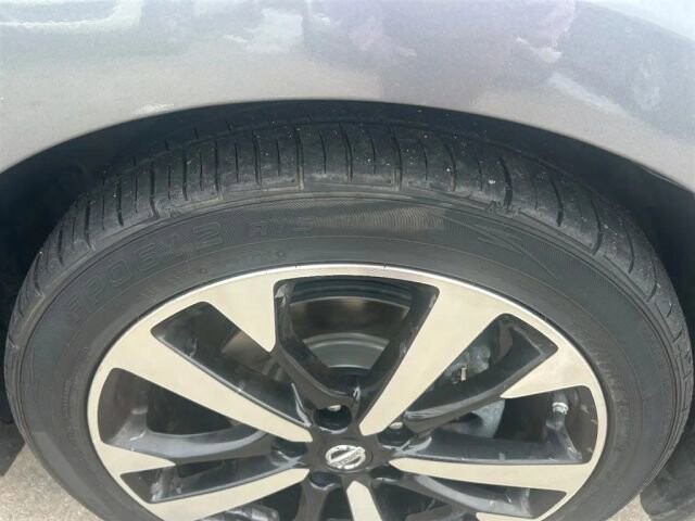 2018 Nissan Altima in Greenville, SC 29607 - 18091487 9