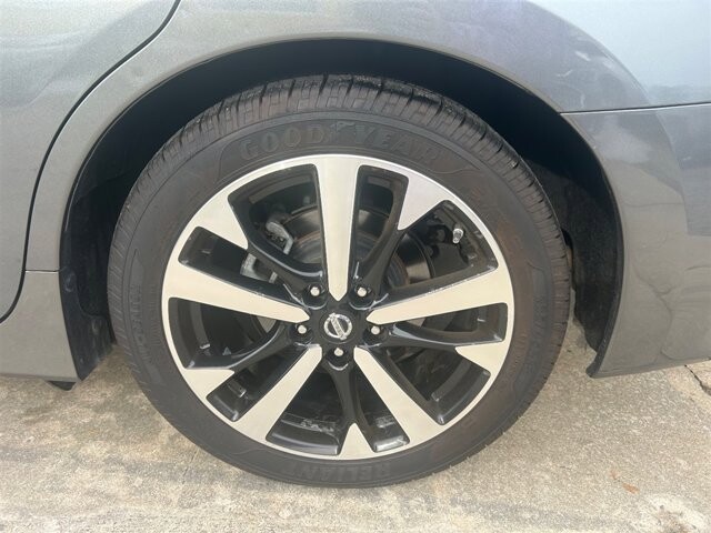 2018 Nissan Altima in Greenville, SC 29607 - 18091487 48