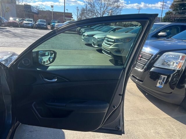 2019 Honda Insight in Greenville, SC 29607 - 18091489 9