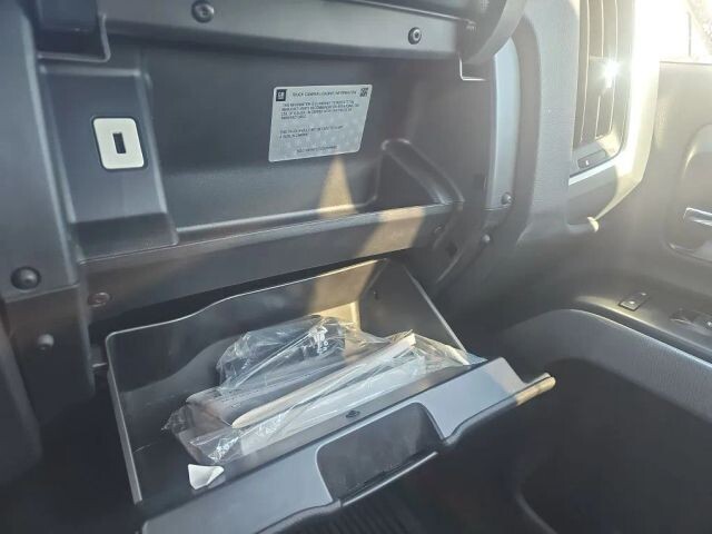 2018 Chevrolet Silverado 1500 in Wadena, MN 56482 - 18091500 19