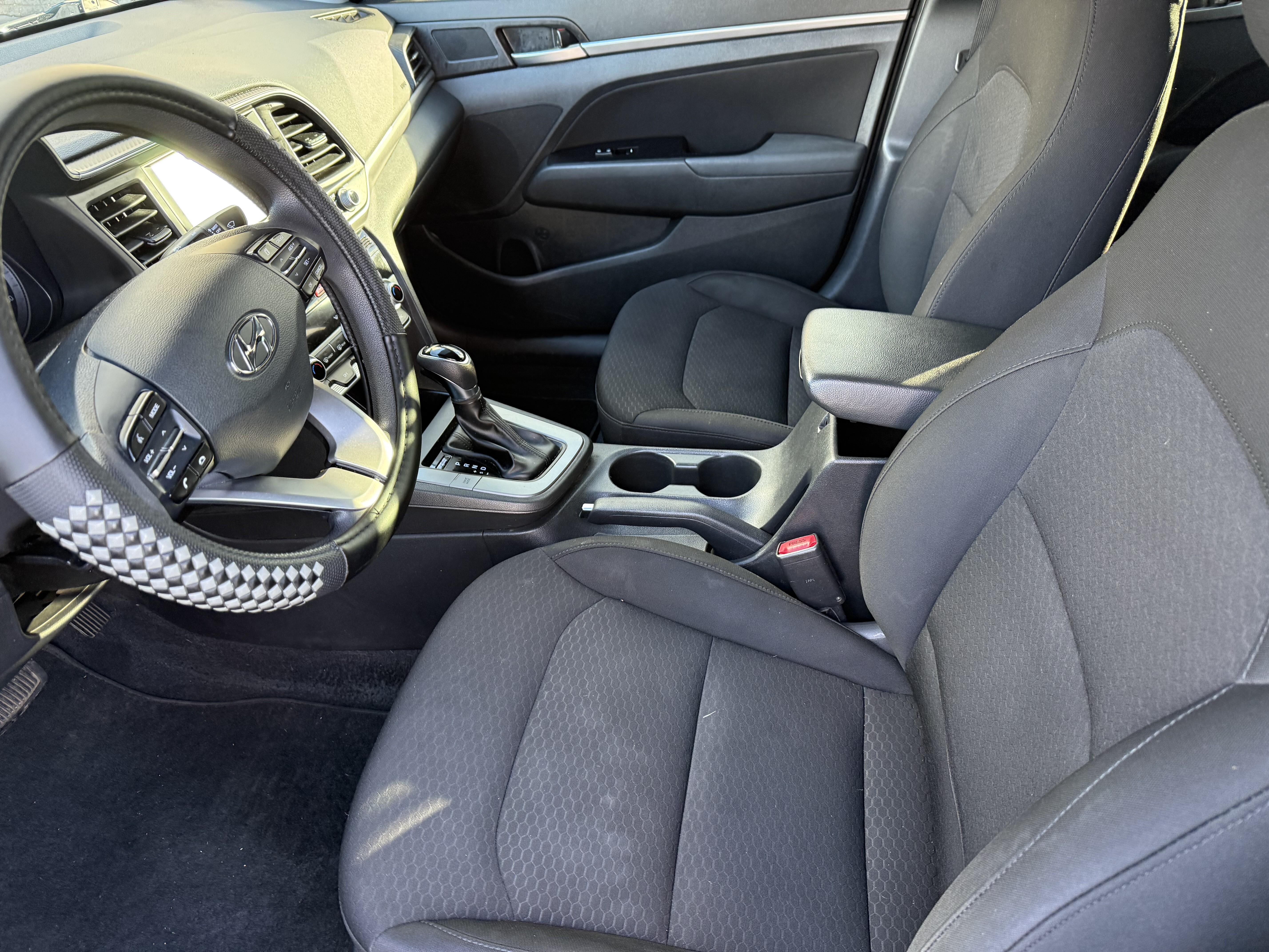 2020 Hyundai Elantra in Phoenix, AZ 85022 - 18091518 9