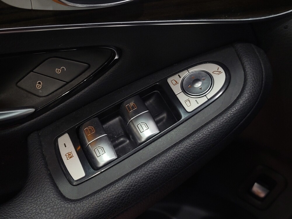 2018 Mercedes-Benz GLC 300 in New Castle, DE 19720 - 18091525 27