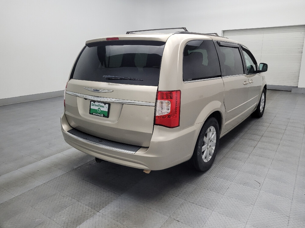 2015 Chrysler Town & Country in Conyers, GA 30094 - 18091526 9