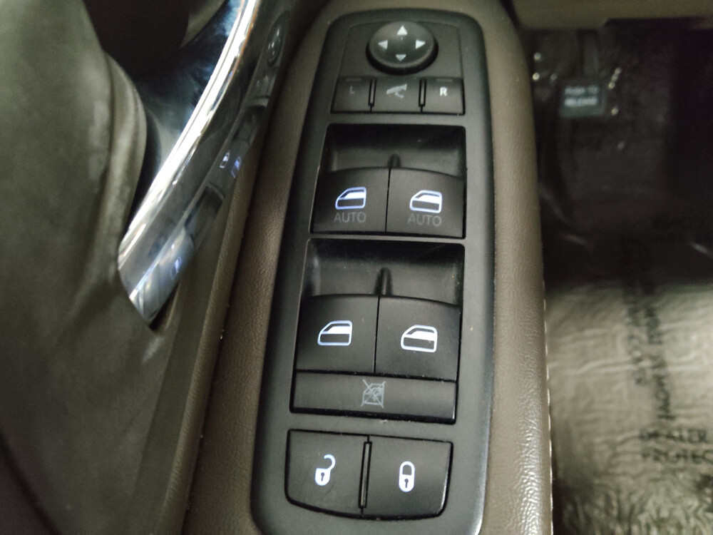 2015 Chrysler Town & Country in Conyers, GA 30094 - 18091526 27