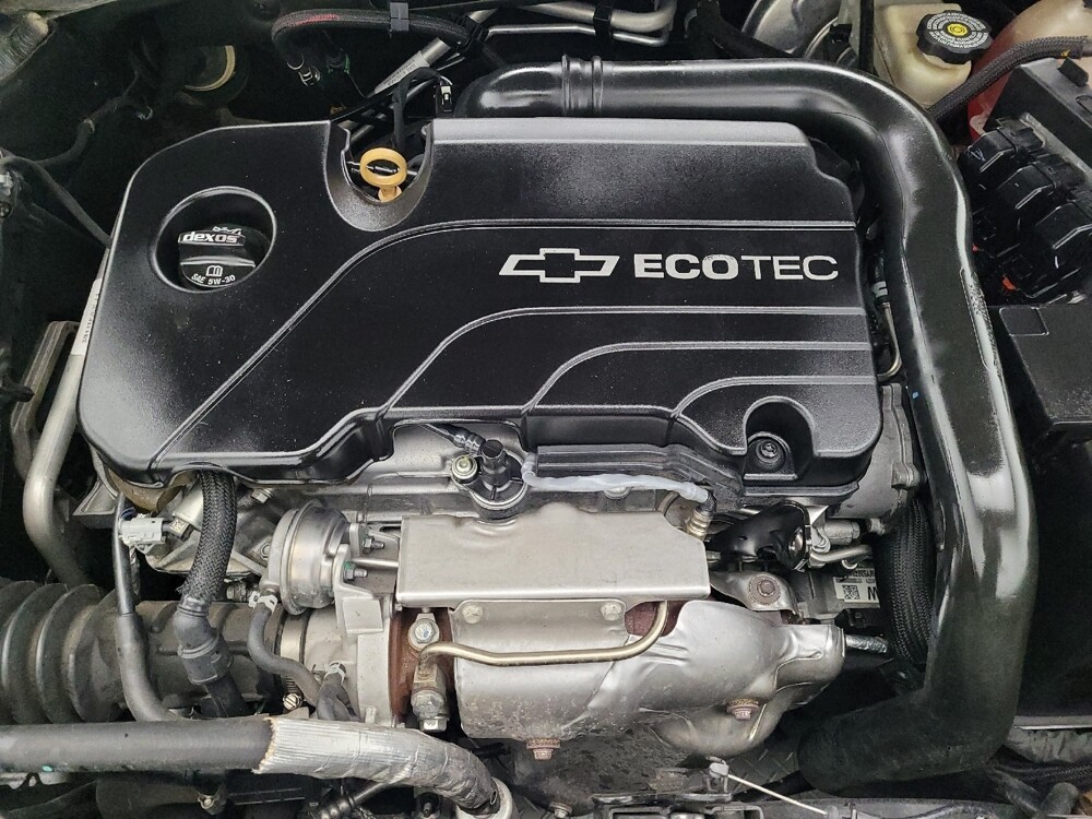 2016 Chevrolet Malibu in Hialeah, FL 33014 - 18091528 30