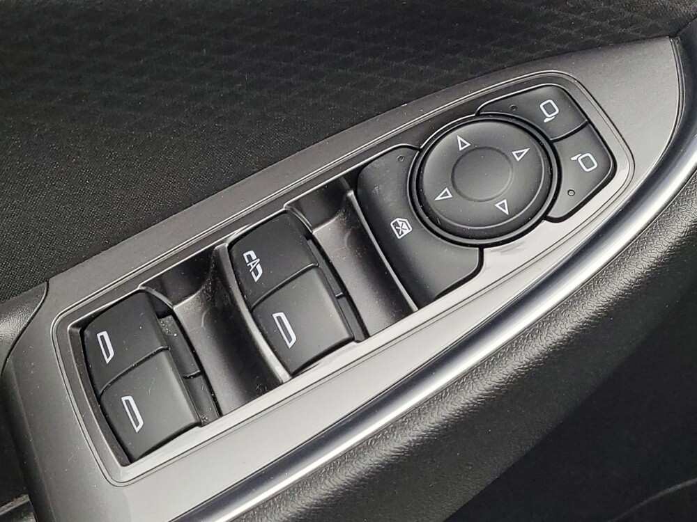 2016 Chevrolet Malibu in Hialeah, FL 33014 - 18091528 27