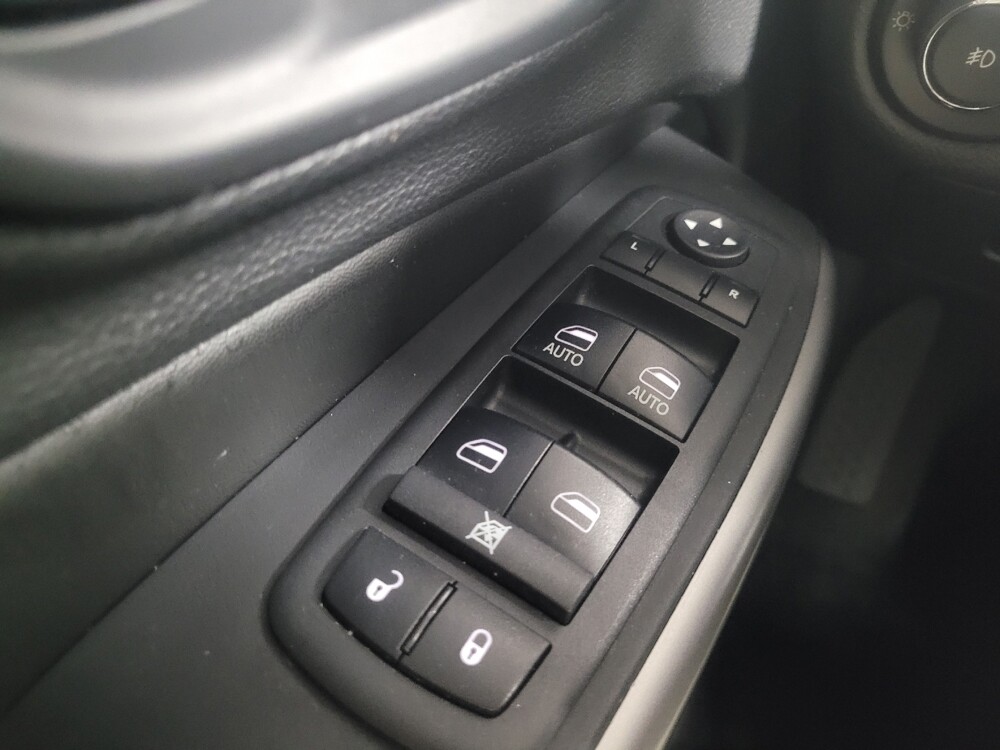 2019 Jeep Cherokee in Morrow, GA 30260 - 18091538 27