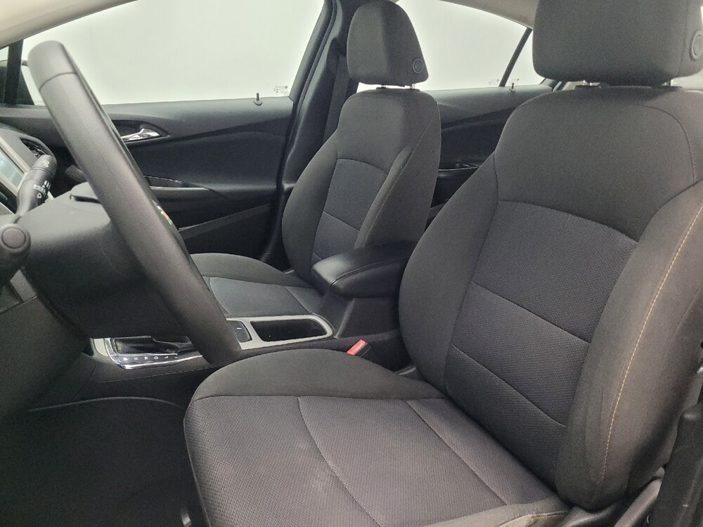 2018 Chevrolet Cruze in Chattanooga, TN 37421 - 18091539 17