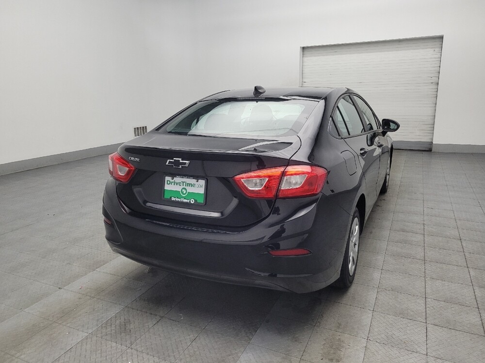 2018 Chevrolet Cruze in Chattanooga, TN 37421 - 18091539 9