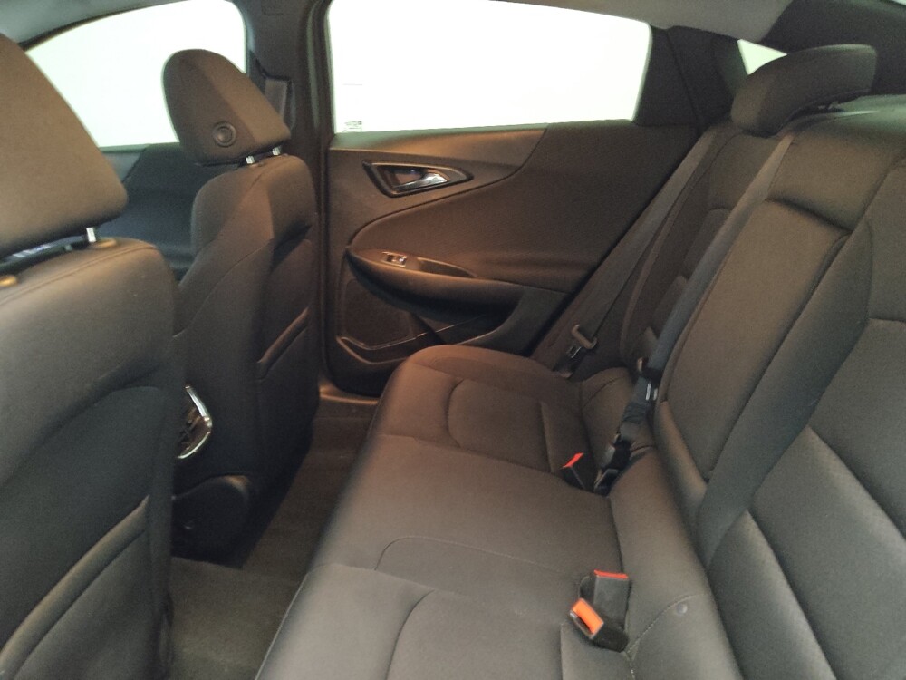 2018 Chevrolet Malibu in Lombard, IL 60148 - 18091590 18