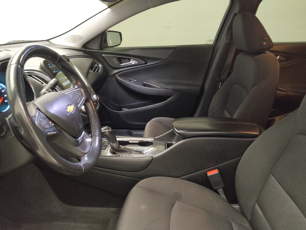 2018 Chevrolet Malibu in Lombard, IL 60148 - 18091590 17