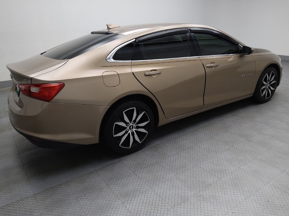 2018 Chevrolet Malibu in Lombard, IL 60148 - 18091590 10