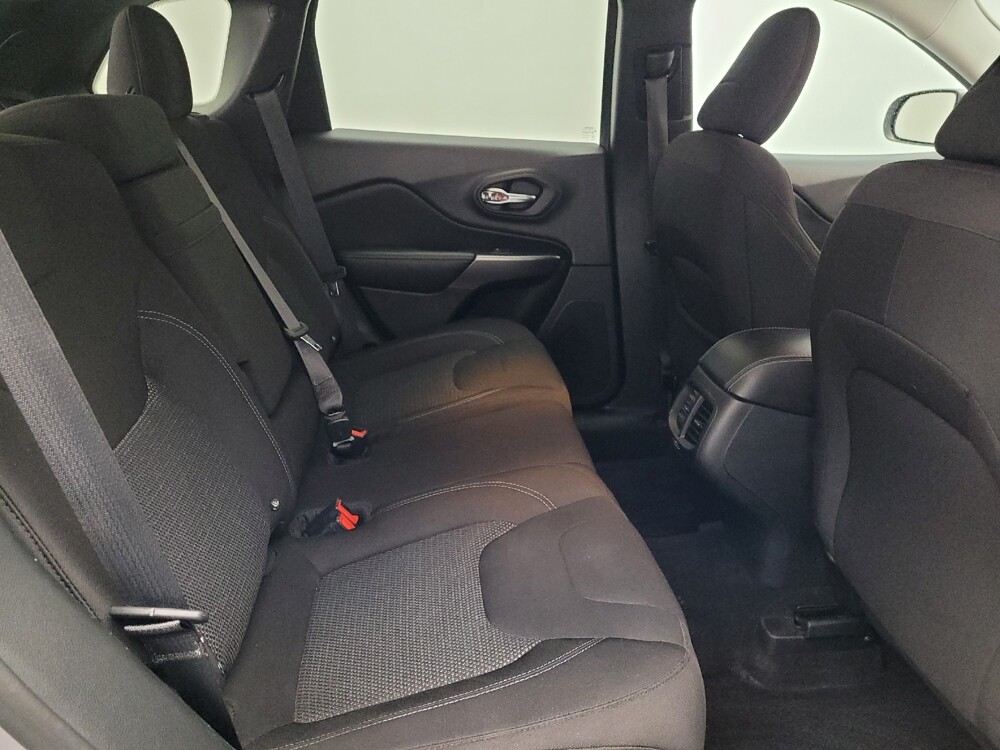 2019 Jeep Cherokee in Gainesville, FL 32609 - 18091602 19