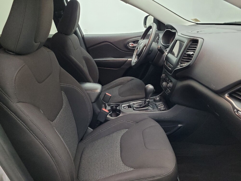 2019 Jeep Cherokee in Gainesville, FL 32609 - 18091602 21