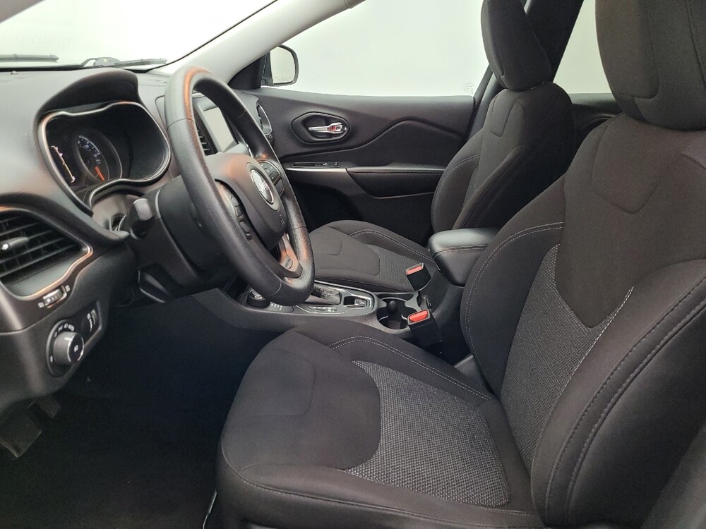 2019 Jeep Cherokee in Gainesville, FL 32609 - 18091602 17