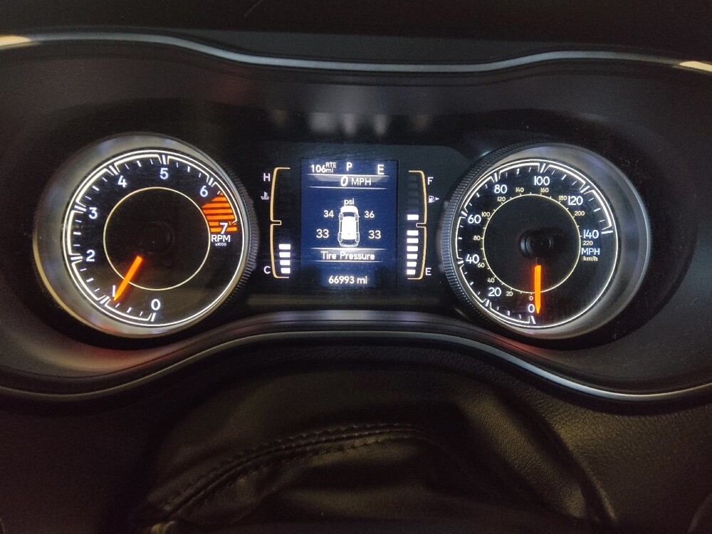 2019 Jeep Cherokee in Gainesville, FL 32609 - 18091602 23