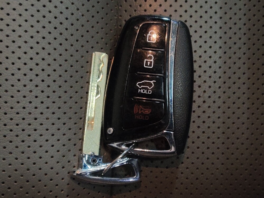 2017 Hyundai Santa Fe in Kissimmee, FL 34744 - 18091610 32