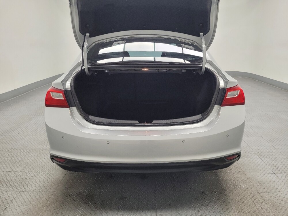 2018 Chevrolet Malibu in Las Vegas, NV 89102 - 18091617 29