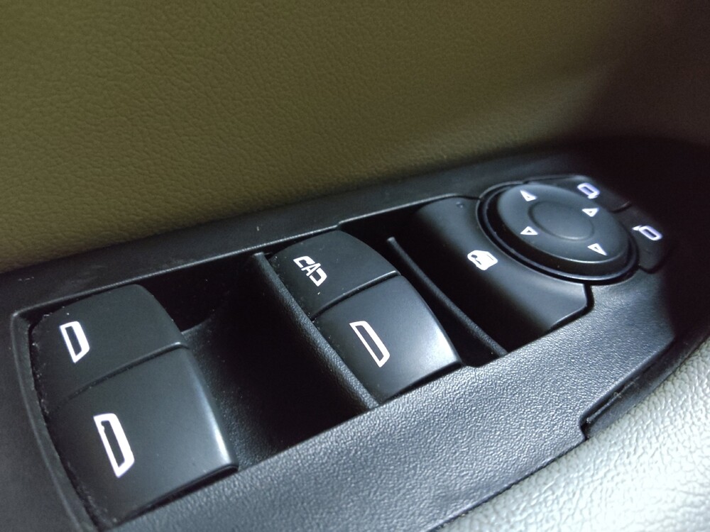 2019 Chevrolet Blazer in Raleigh, NC 27604 - 18091624 27