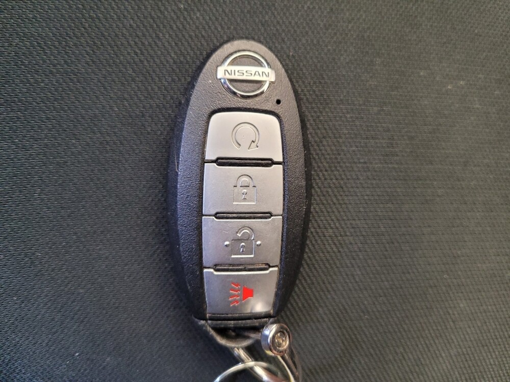 2018 Nissan Pathfinder in Louisville, KY 40258 - 18091640 32