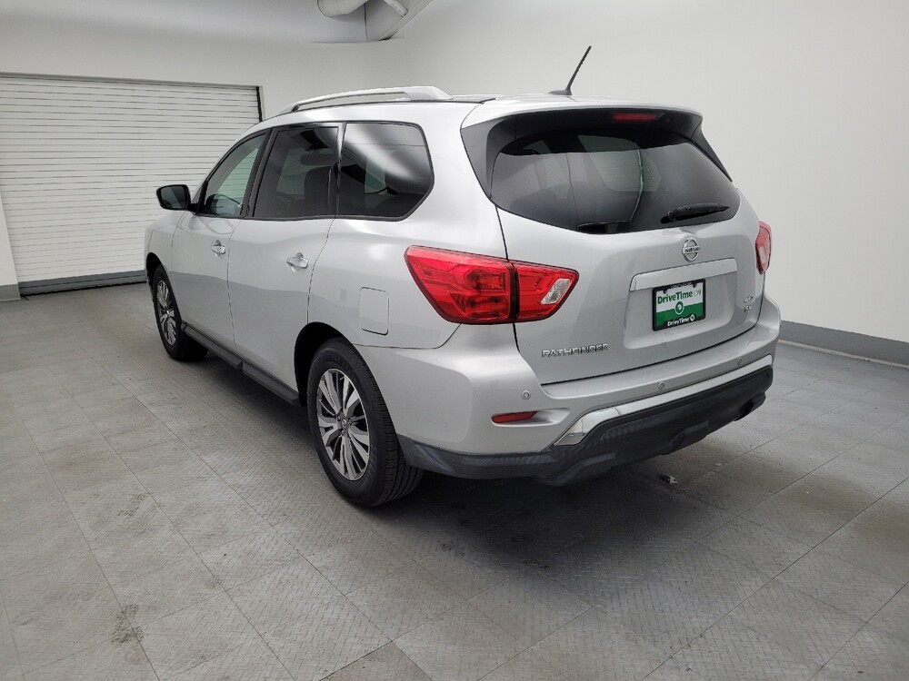 2018 Nissan Pathfinder in Louisville, KY 40258 - 18091640 5