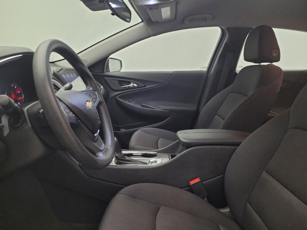 2019 Chevrolet Malibu in Louisville, KY 40258 - 18091642 17