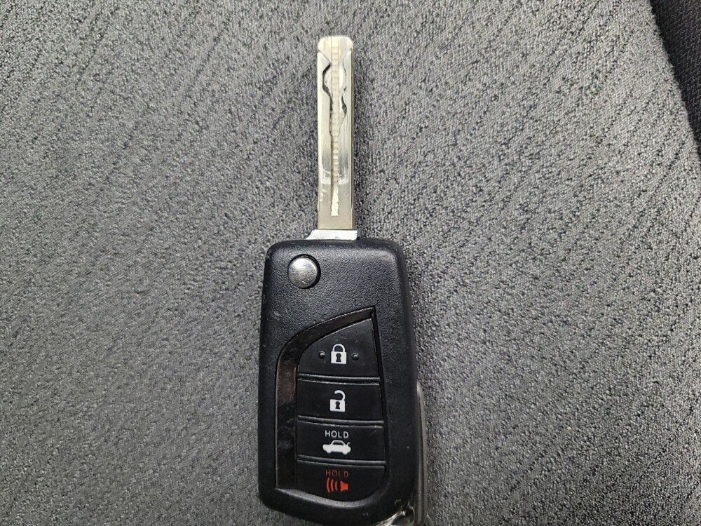 2020 Toyota Camry in Lombard, IL 60148 - 18091679 32