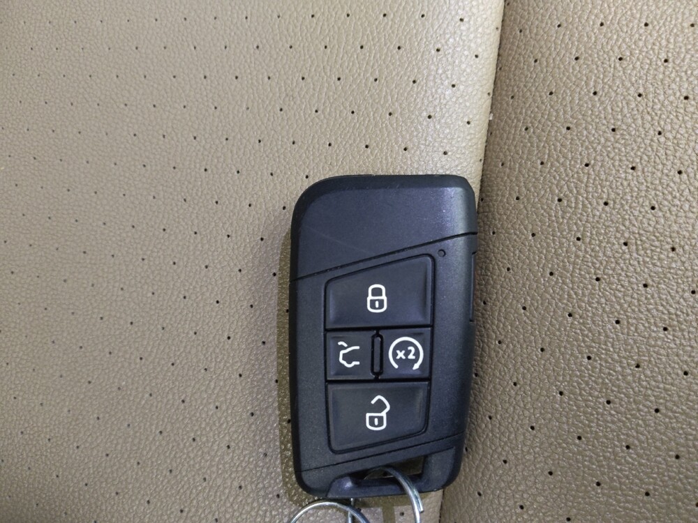 2021 Volkswagen Atlas in Lombard, IL 60148 - 18091680 32