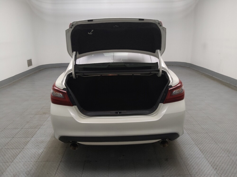 2018 Nissan Altima in Lombard, IL 60148 - 18091682 29