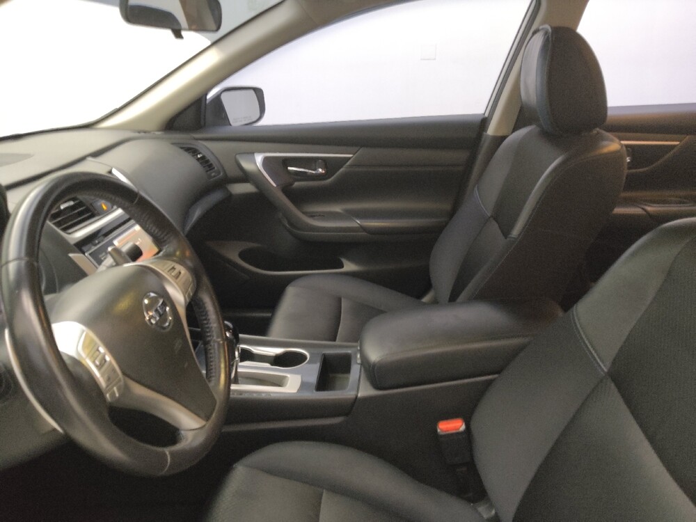2018 Nissan Altima in Lombard, IL 60148 - 18091682 17