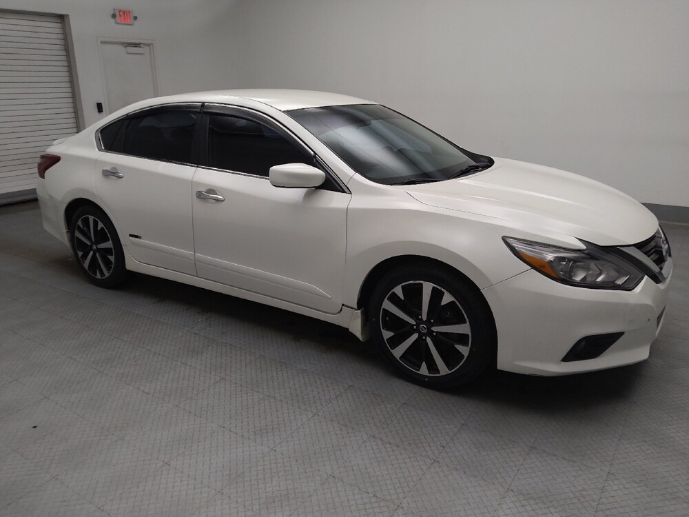 2018 Nissan Altima in Lombard, IL 60148 - 18091682 11