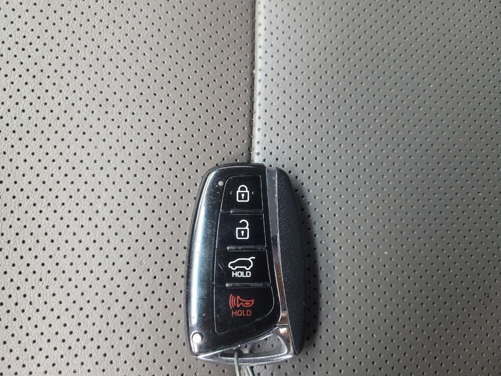 2017 Hyundai Santa Fe in Peoria, IL 61615 - 18091686 32