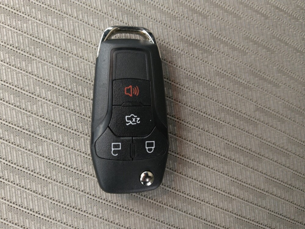 2018 Ford Explorer in St. Louis, MO 63136 - 18091694 32