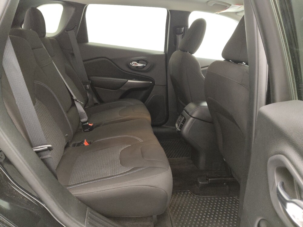 2019 Jeep Cherokee in Wichita, KS 67207 - 18091697 19